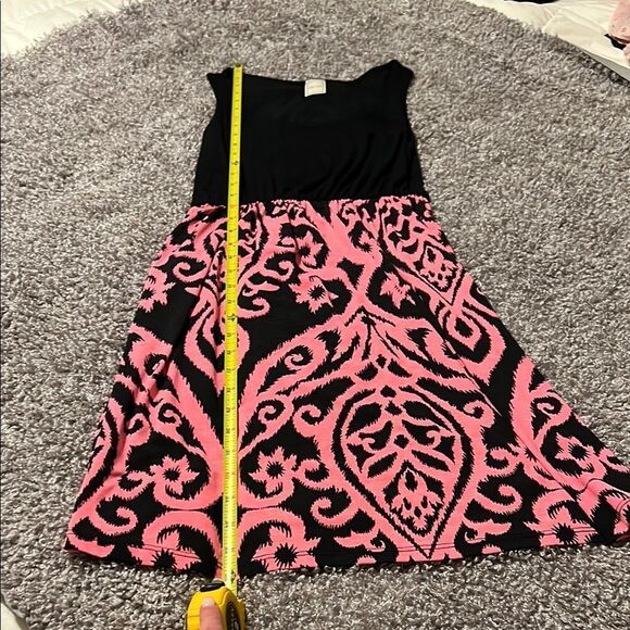 Chic Black and Pink Patterned Dress - Picture 3 of 6